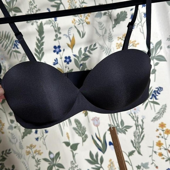 SKIMS ULTIMATE Collection PUSH-UP STRAPLESS BRA BLACK NWT 34A - Picture 1 of 6
